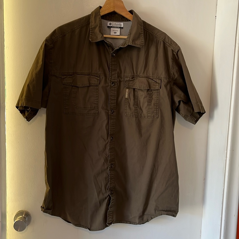 Columbia Men’s Short Sleeve Top size XL